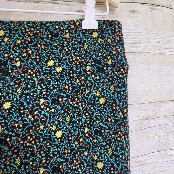 EUC LuLaRoe Leggings Original TC - Small Yellow & Orange Flowers on Black - Picture 1 of 5